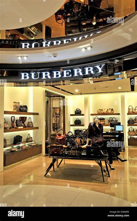 burberry paris airport.